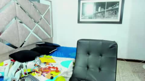 Eva And Emmanuel online show from 03-23-26, 01:04