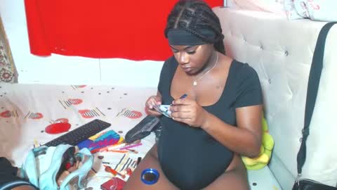 Eva And Emmanuel online show from 06-11-26, 02:04