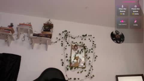 Eve Blue  friends. IG eve blue77 TW EveBlue 1 OF eveblue7 online show from 11-30-25, 10:25