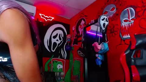 Snapshot of evedollx chatting on 03-04-26, 07:25 eve dark online show from 03-04-26, 07:25