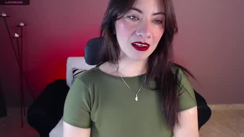 Evee online show from 04-21-26, 02:56