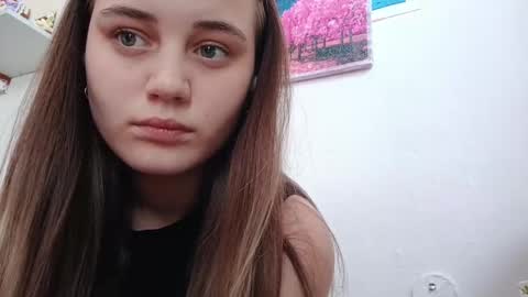 Snapshot of eveliaballiett chatting on 02-25-26, 08:13 Noor online show from 02-25-26, 08:13