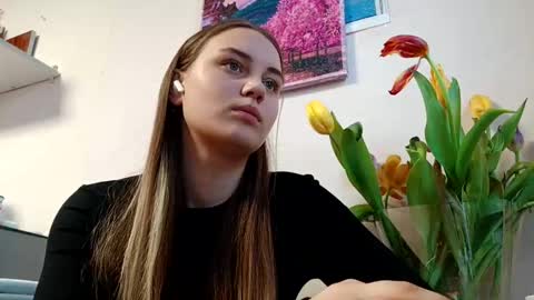 Snapshot of eveliaballiett chatting on 03-11-26, 11:38 Noor online show from 03-11-26, 11:38