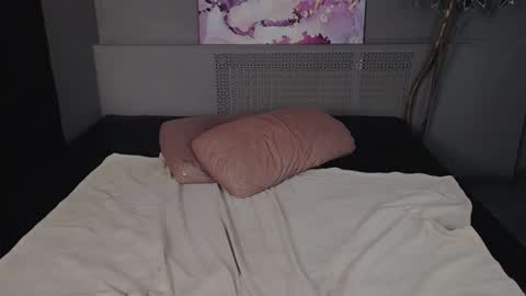 EveLibston online show from 12-17-24, 03:39