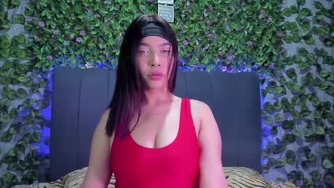 Snapshot of evelin_33 chatting on 09-22-25, 09:06 E V E L I N online show from 09-22-25, 09:06