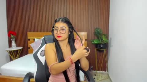 BELLA online show from 03-08-25, 12:20