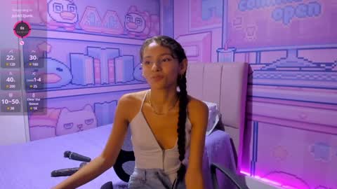 Snapshot of evelin_shy chatting on 12-13-24, 02:54 Evelin online show from 12-13-24, 02:54