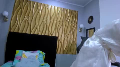 Evelin online show from 11-28-25, 03:25