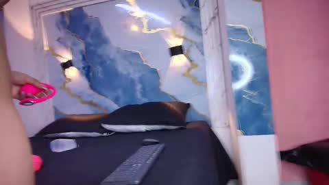 Snapshot of evelin_thompsson chatting on 09-25-25, 03:10 cielo online show from 09-25-25, 03:10