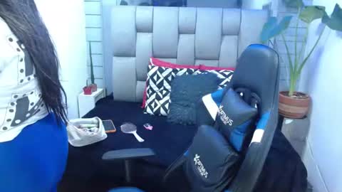 evelin zaens online show from 06-30-26, 03:18