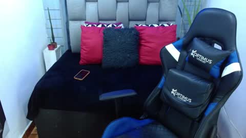 evelin zaens online show from 07-29-26, 04:43