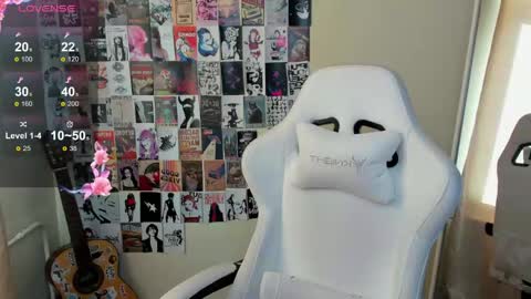 Snapshot of evelinalu chatting on 06-06-26, 01:21 Evelina online show from 06-06-26, 01:21
