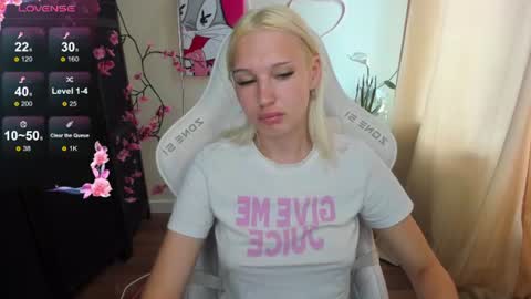 Evelina online show from 07-16-26, 01:11