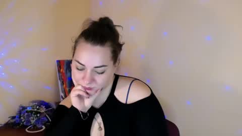 Snapshot of evelineli chatting on 02-14-25, 03:47 Lydia online show from 02-14-25, 03:47