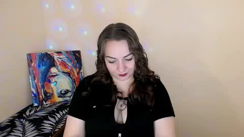 Snapshot of evelineli chatting on 10-10-25, 09:47 Lydia online show from 10-10-25, 09:47