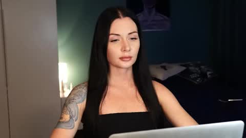 Snapshot of evelingoddess chatting on 10-21-25, 09:48 your Love online show from 10-21-25, 09:48