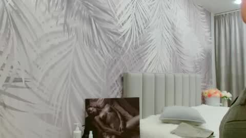 Snapshot of evelove33 chatting on 02-28-26, 05:36 evelove online show from 02-28-26, 05:36