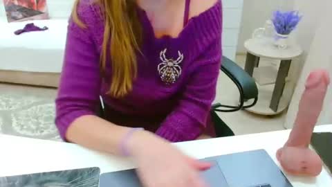 Snapshot of evelove33 chatting on 03-07-26, 05:10 evelove online show from 03-07-26, 05:10