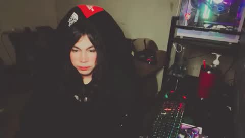 Snapshot of evelyn420521 chatting on 02-01-26, 08:24 evelyn420521 online show from 02-01-26, 08:24