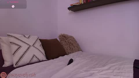 Evelyn Ruiz online show from 06-22-26, 03:20