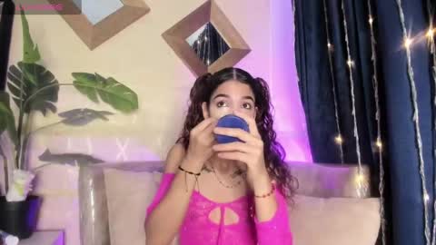 Snapshot of evelyn__rose1 chatting on 05-03-26, 03:01 evelyn__rose1 online show from 05-03-26, 03:01