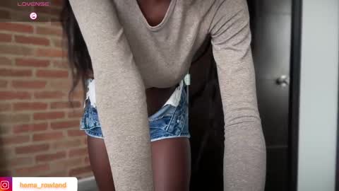 Snapshot of evelyn_jhonson3 chatting on 03-07-25, 12:12 E V E L Y N online show from 03-07-25, 12:12