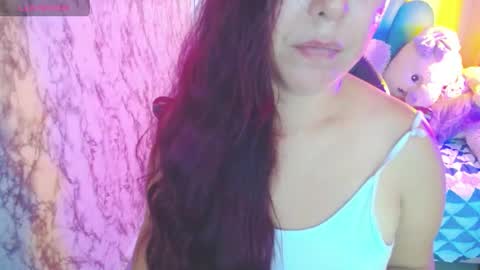 Snapshot of evelyn_mature19 chatting on 01-05-25, 04:59 Juliana online show from 01-05-25, 04:59