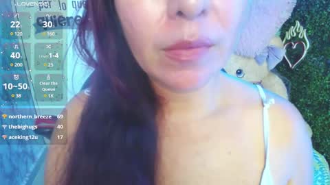 Snapshot of evelyn_mature19 chatting on 01-31-25, 11:03 Juliana online show from 01-31-25, 11:03