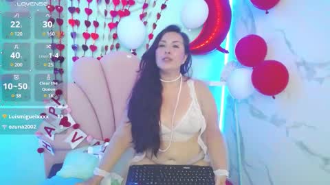 Snapshot of evelyn_mature19 chatting on 02-14-25, 10:58 Juliana online show from 02-14-25, 10:58