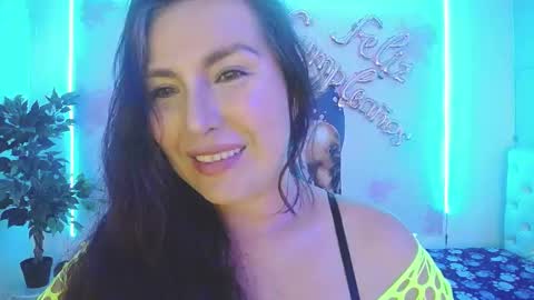 Snapshot of evelyn_mature19 chatting on 02-24-25, 07:19 Juliana online show from 02-24-25, 07:19