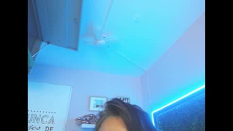 Snapshot of evelyn_mature19 chatting on 02-28-25, 01:37 Juliana online show from 02-28-25, 01:37