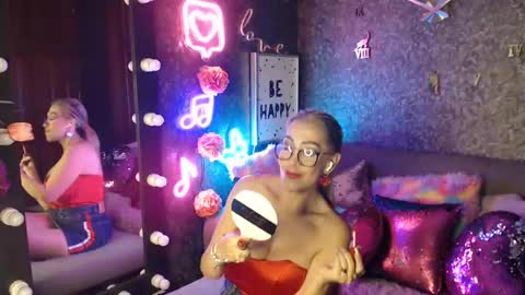 Snapshot of evelynagrey chatting on 12-12-24, 03:10 EvelynaGrey online show from 12-12-24, 03:10