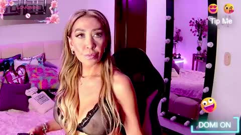 Snapshot of evelynagrey chatting on 11-13-25, 05:28 EvelynaGrey online show from 11-13-25, 05:28