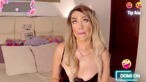 Snapshot of evelynagrey chatting on 01-08-26, 07:10 EvelynaGrey online show from 01-08-26, 07:10