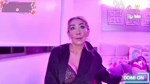 Snapshot of evelynagrey chatting on 02-10-26, 01:32 EvelynaGrey online show from 02-10-26, 01:32