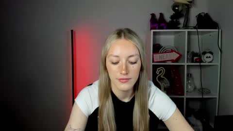evelynblond online show from 06-19-26, 12:53