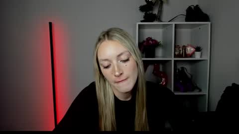 evelynblond online show from 07-06-26, 03:03