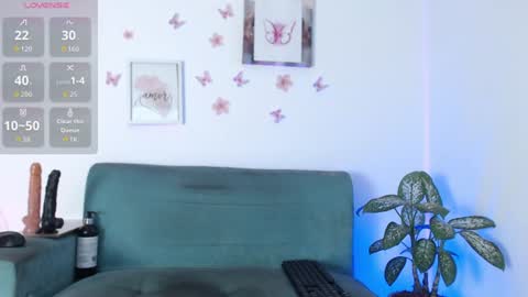 Evelyn martinez  online show from 06-24-26, 07:46