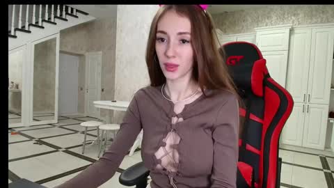 Snapshot of evelynn_mooree chatting on 12-19-24, 10:42 evelynn_mooree online show from 12-19-24, 10:42