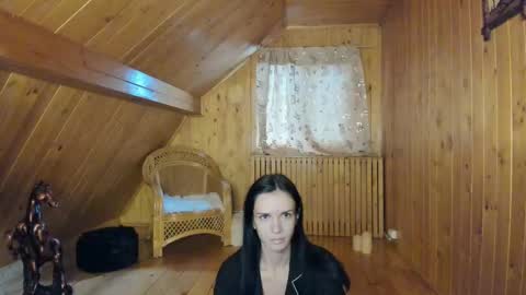 Snapshot of evelynvox chatting on 11-04-25, 06:23 Evelynn online show from 11-04-25, 06:23