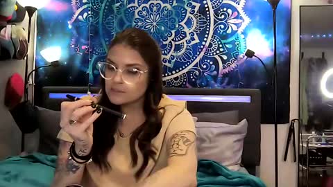 Aly online show from 12-06-24, 10:52