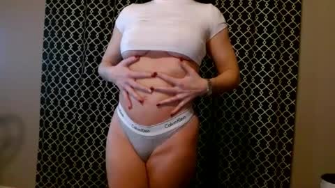 Snapshot of everleighmae chatting on 02-17-25, 01:32 Everleighmae online show from 02-17-25, 01:32