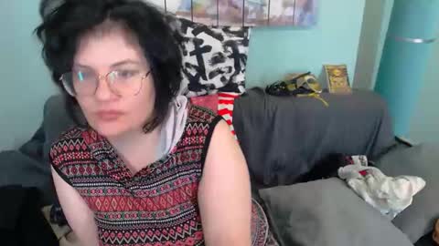 Everly online show from 09-08-25, 05:01