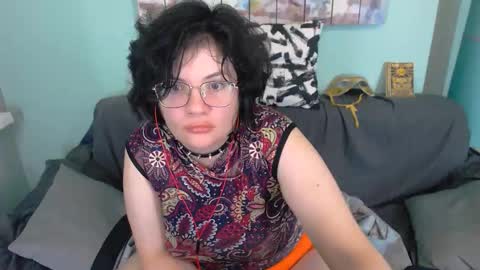 Everly online show from 09-19-25, 06:08