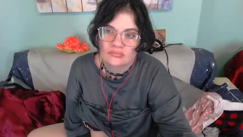 Everly online show from 12-21-25, 08:49