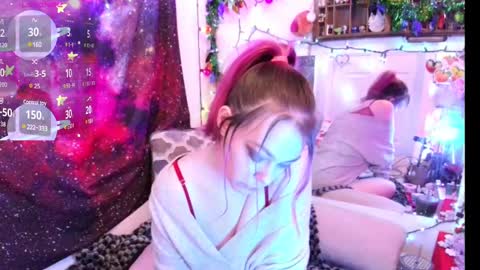 Snapshot of everlyester chatting on 12-30-24, 06:09 Evie online show from 12-30-24, 06:09