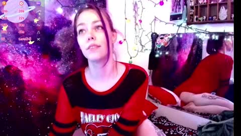 Snapshot of everlyester chatting on 02-27-25, 12:56 Evie online show from 02-27-25, 12:56