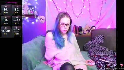 Snapshot of everlyester chatting on 11-06-25, 05:30 Evie online show from 11-06-25, 05:30