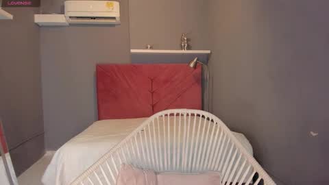 Snapshot of everyh chatting on 09-13-25, 07:57 Sophia online show from 09-13-25, 07:57