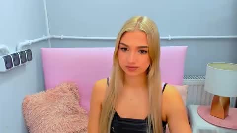 Snapshot of evettegold chatting on 09-19-25, 09:15 Eve online show from 09-19-25, 09:15